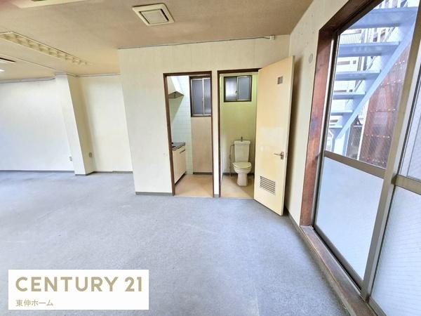 1F:給湯室、トイレあり 1F:給湯室、トイレあり