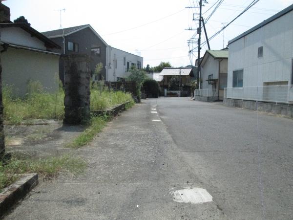 南足柄市中沼の土地の前面道路含む現地写真画像