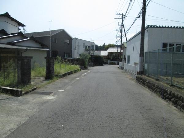 南足柄市中沼の土地の前面道路含む現地写真画像