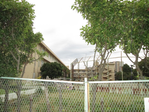 プレジール鴨宮の小学校画像