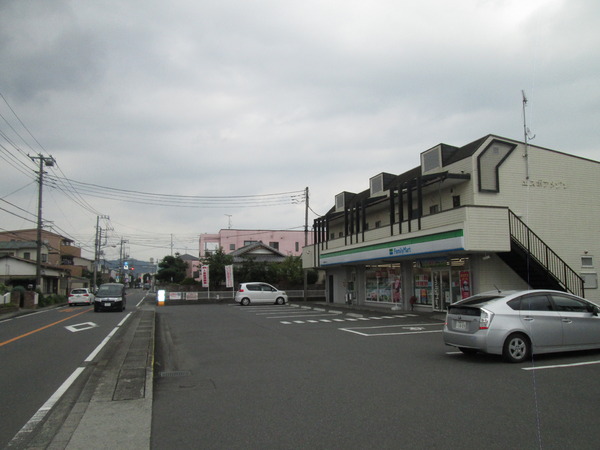 ラークヒルＧのコンビニ画像
