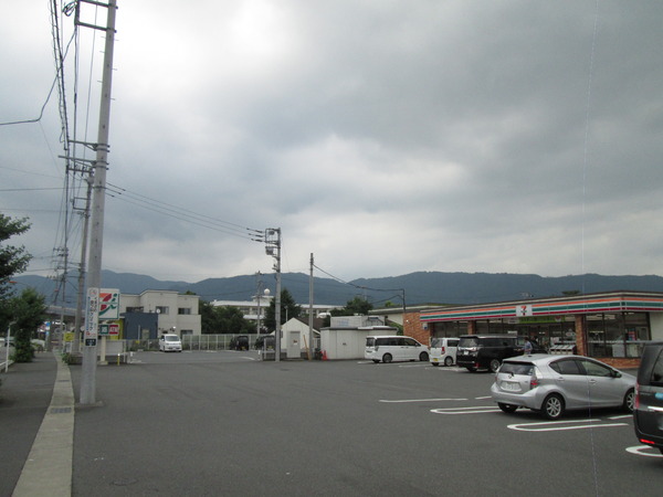 ラークヒルＧのコンビニ画像