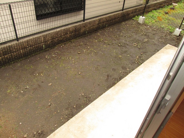 リヴェール中曽根Ｃの庭画像