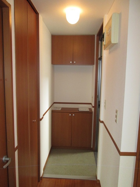 リヴェール中曽根Ｃの玄関画像