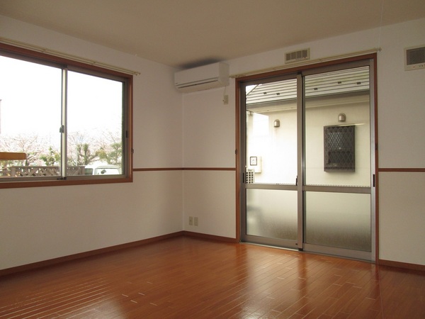 リヴェール中曽根Ｃのリビング画像