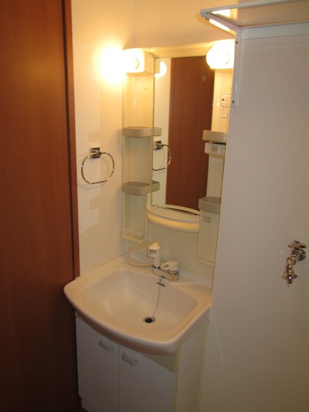 リヴェール中曽根Ｃの洗面台・洗面所画像