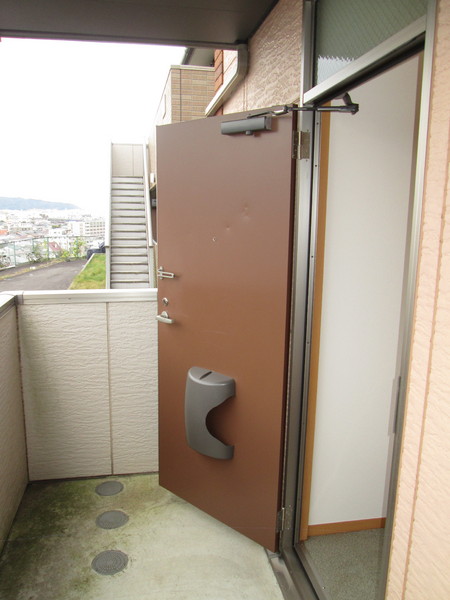 つばさハイツのエントランス画像