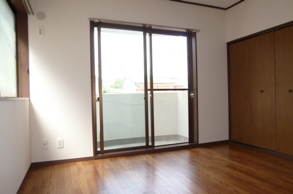 小田原市南町３丁目のマンションの洋室画像