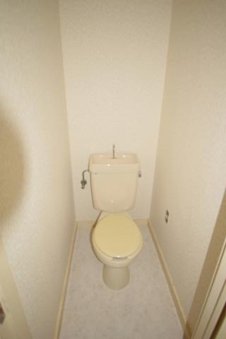 上尾市浅間台２丁目のアパート　トイレ