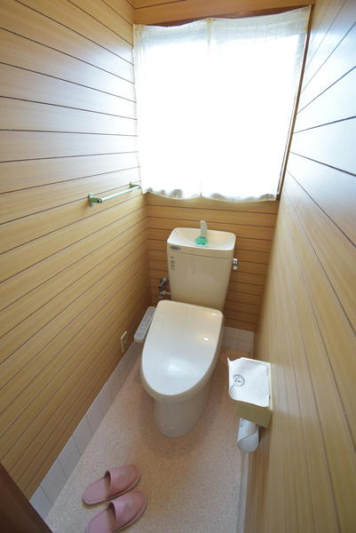 上尾市大字上の中古一戸建　トイレ