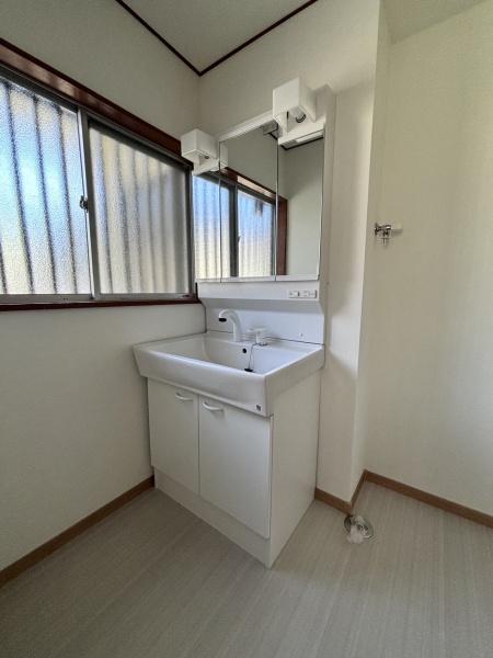 鳩山戸建ての洗面台・洗面所画像