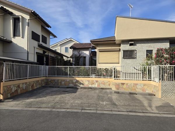 並木邸の駐車場画像