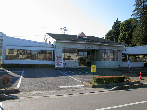 秋山レジデンスの図書館画像