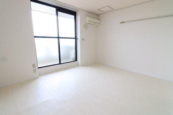 グリーンパークマルオカの洋室画像