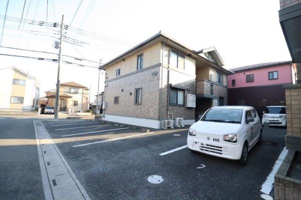 パティオ　ロサの駐車場画像