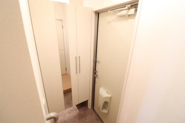 クレセント・シャンブルの玄関画像