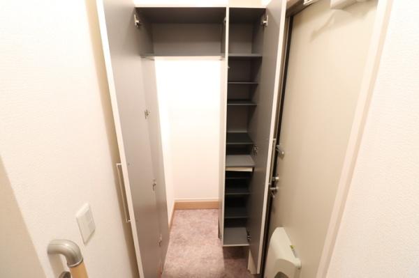 クレセント・シャンブルの玄関画像