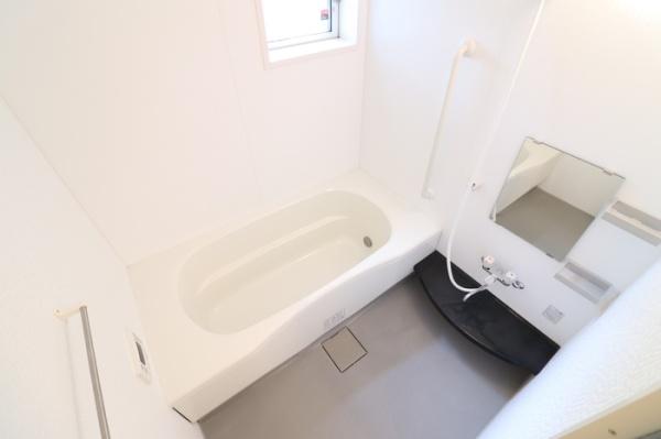 クレセント・シャンブルのバス画像