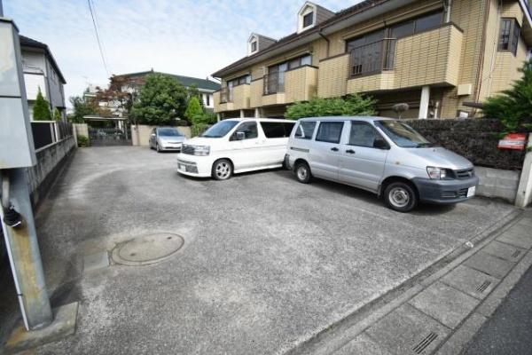 山本ハイツの駐車場画像