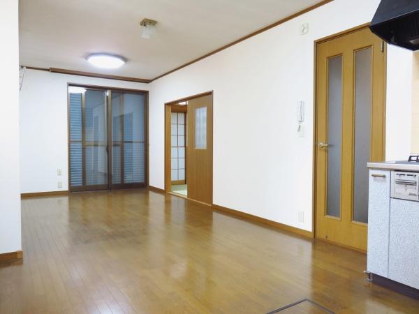 鈴木邸戸建貸家のリビング画像