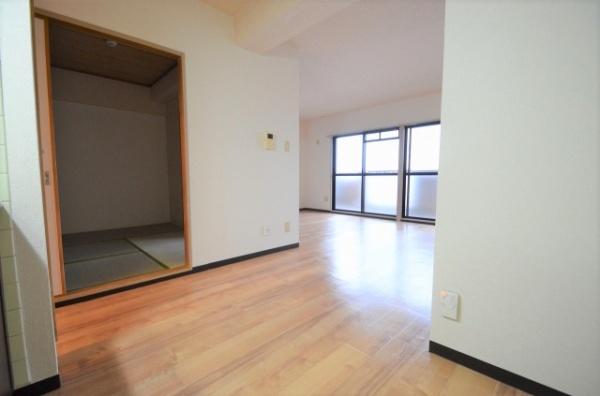 グランパレスダイトーのリビング画像