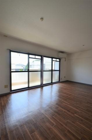 グランパレスダイトーのリビング画像