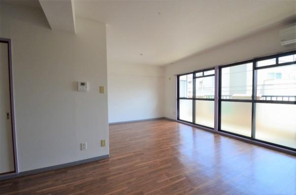 グランパレスダイトーのリビング画像