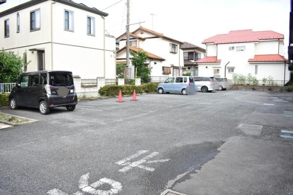 エントピアマルオカの駐車場画像