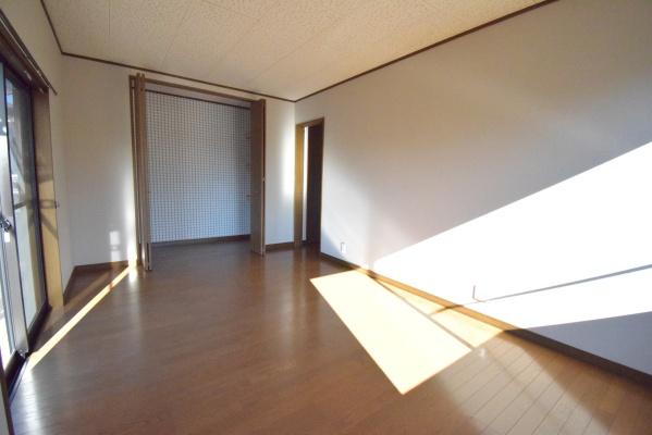 東松山市石橋貸家の洋室画像