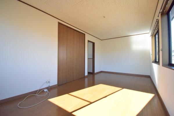 東松山市石橋貸家の洋室画像