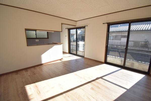 東松山市石橋貸家のリビング画像