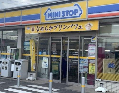 鴻巣市寺谷貸家のコンビニ画像