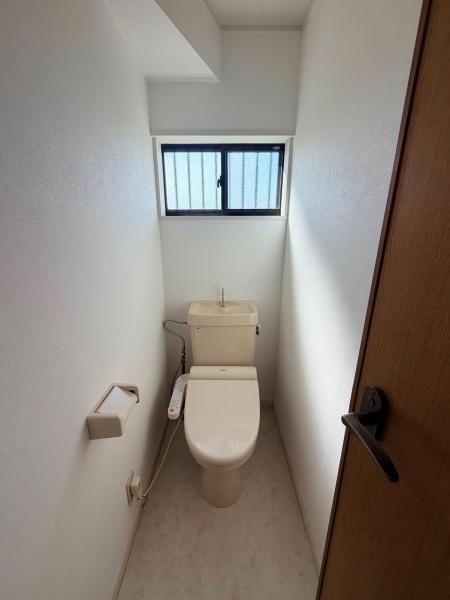 鴻巣市寺谷貸家のトイレ画像