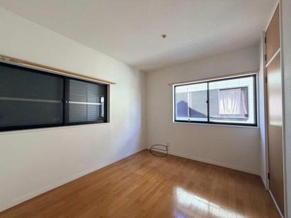 鴻巣市寺谷貸家の洋室画像