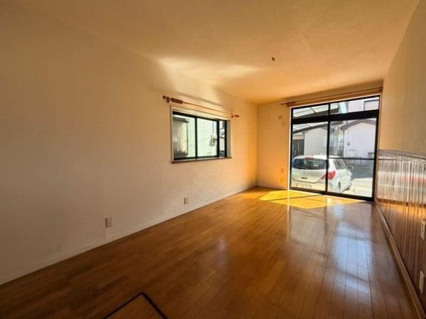 鴻巣市寺谷貸家のリビング画像