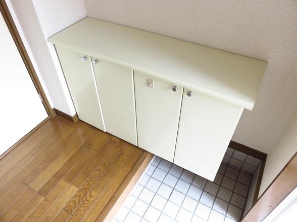 サンパーク浅間台の玄関画像