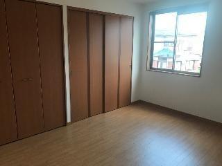 シャインフィールドの洋室画像