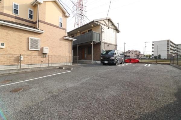 エクレール平塚の駐車場画像