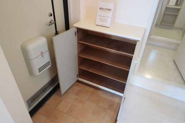 グリーンパークマルオカの玄関画像