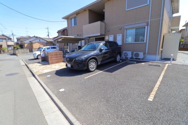 エミール　６の駐車場画像