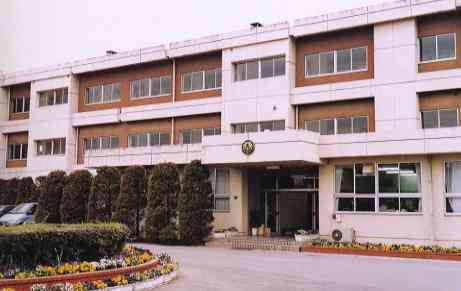 鴻巣市緑町戸建の中学校画像