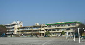 鴻巣市緑町戸建の小学校画像