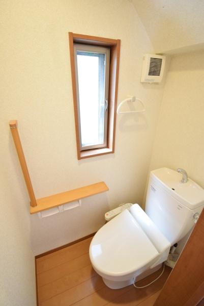 鴻巣市緑町戸建のトイレ画像