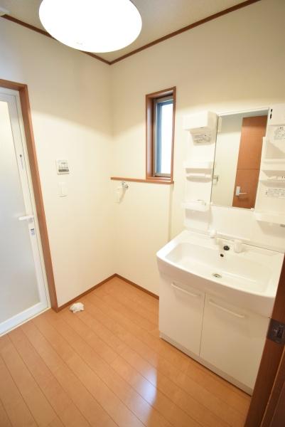 鴻巣市緑町戸建の洗面台・洗面所画像