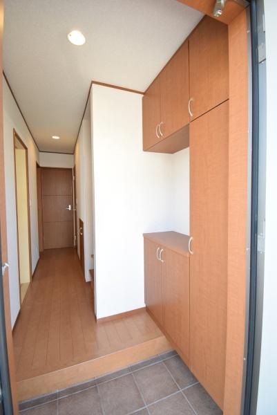 鴻巣市緑町戸建の玄関画像