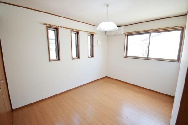 鴻巣市緑町戸建の洋室画像