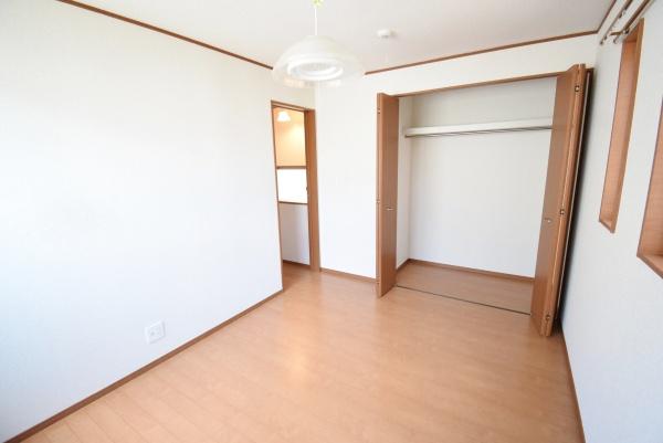 鴻巣市緑町戸建の洋室画像