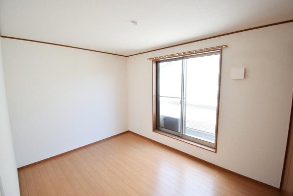 鴻巣市緑町戸建の洋室画像