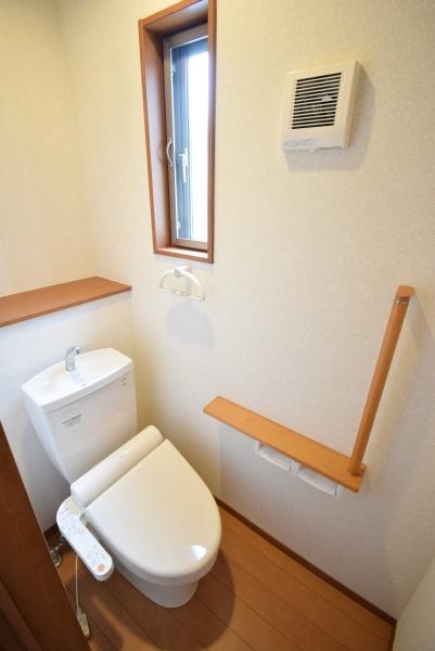鴻巣市緑町戸建のトイレ画像