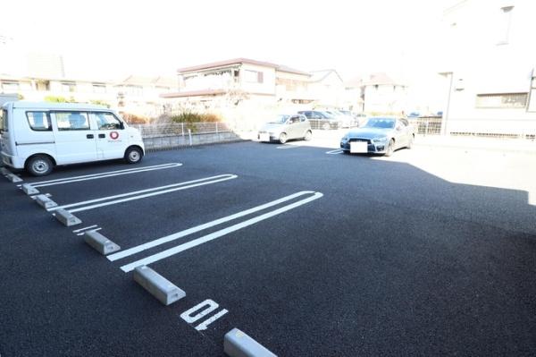 曙マンションの駐車場画像